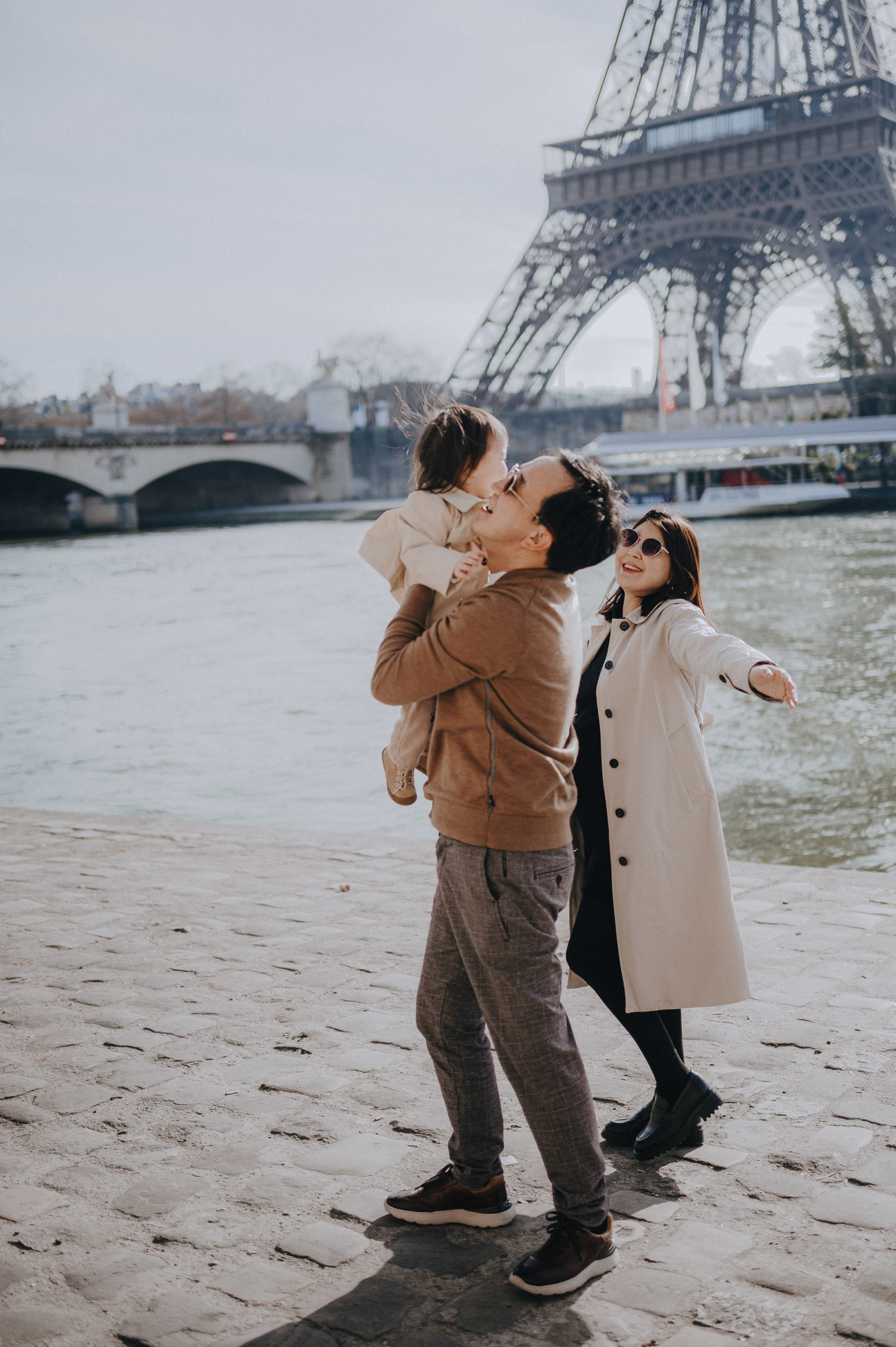 family in paris as166